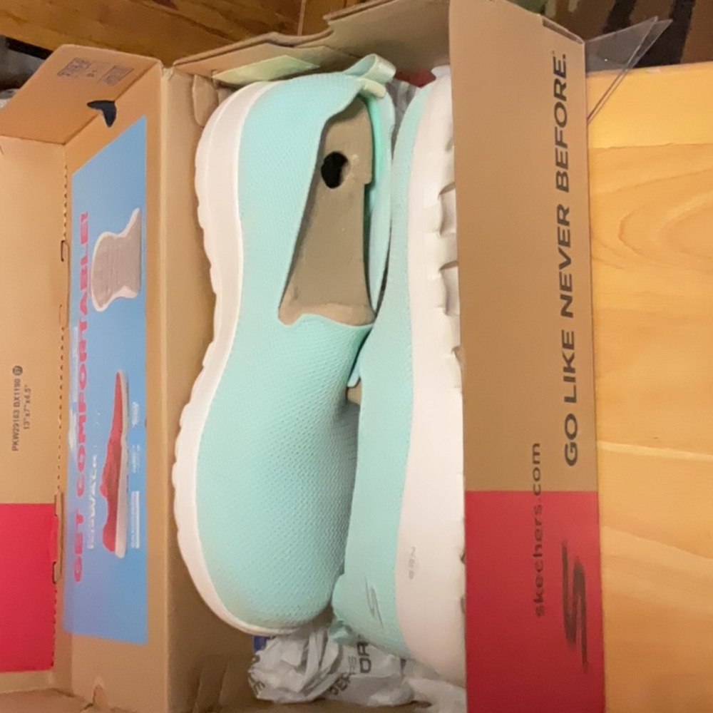 Woman, Go Walk Joy sneakers